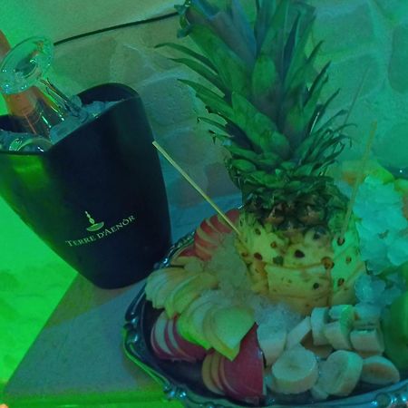 Suite 800 ออสตูนี ภายนอก รูปภาพ